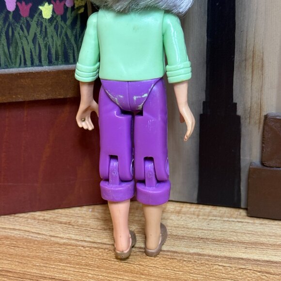 Vintage 2000 Fisher-Price Loving Family Woman Mom Granny Dollhouse Figure 5.5" - Picture 10 of 10